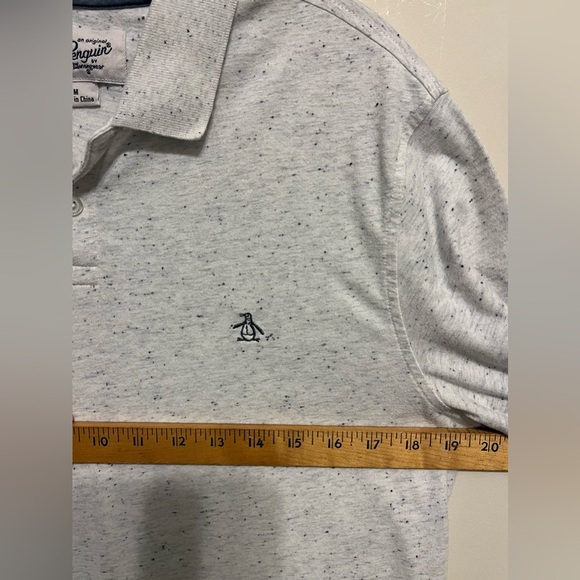 EUC Original Penguin Men’s Light Gray w/Blue Short Sleeve Polo w/Logo; Size M - Picture 6 of 7